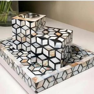 Brûleur Mabkhar de Haute Qualité avec Plateau en Nacre, Accessoire Décoratif, Design Exquis en Bois de Santal, Écologique par Decor World Expo - Product Image 1