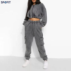Ensemble de survêtement délavé à l'acide pour femme, deux pièces : sweat à capuche court et pantalon cargo, style streetwear décontracté - Product Image 1