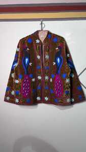 Veste en velours brodée de style chinois, col mandarin, manches longues, motif floral de paon brodé à la main, coupe ample, vêtement d'hiver - Product Image 1