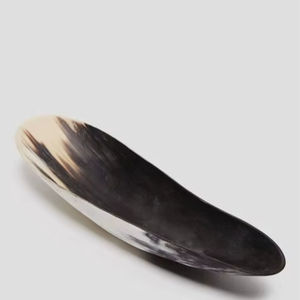 Bandeja de Servir Personalizable Hecha a Mano con Cuerno de Búfalo Genuino, con Acabado Antiguo, para Alimentos, Cocina, Guardería y Otras Ocasiones - Product Image 1