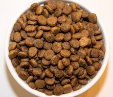 Alimento Seco para Perros de Marca Privada OEM ODM, Croquetas Completas y Equilibradas, Alto en Proteínas, 100% Natural, Sin Granos, con Ingredientes Limitados, para Piel Sensible - Product Image 2