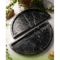 Moderne ronde zwarte marmeren schaal, decoratieve serveerschaal met witte adering voor luxe huis, keuken & horeca decoratie, doop.