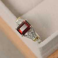 Bague de Fiançailles Personnalisable en Argent Fin 925 avec Pierre Précieuse Moissanite Rouge Taille Émeraude 2 Carats Style Vintage Royal Saga
