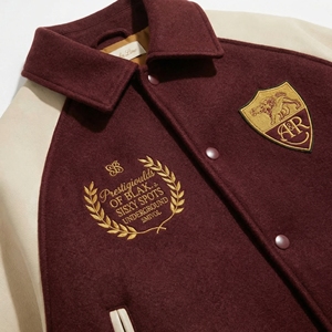 Veste varsity en laine bordeaux avec manches en cuir crème |   Blouson bomber classique style Letterman |   Étiquette privée personnalisée OEM - Product Image 3