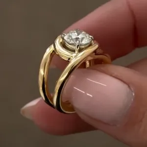 Anillo de Compromiso con Diamante Cultivado en Laboratorio IGI de 2.00Ct, Corte Redondo, E VS1, Oro Amarillo Sólido de 14K - Product Image 5