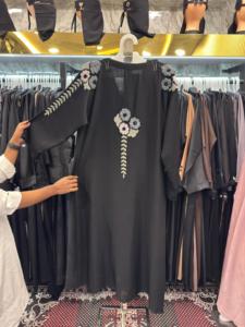 Vente flash - Nouvelle Abaya de Dubaï magnifique pour femmes, kaftan fait main, vêtements et accessoires islamiques traditionnels conçus pour les musulmanes - Product Image 5