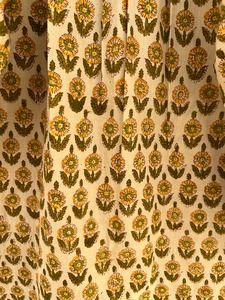 Robe courte en coton beige à imprimé floral pour femme, manches longues bouffantes, col froncé, coupe ample, style bohème, pour l'été, la plage ou les vacances - Product Image 4