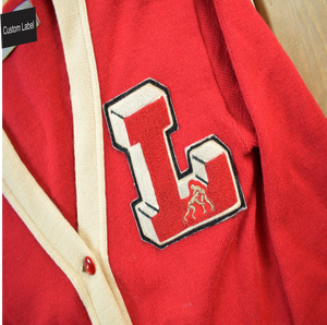 Cardigan en tricot pour homme avec lettres grecques, boutonné, design ODM personnalisé, léger - Product Image 4