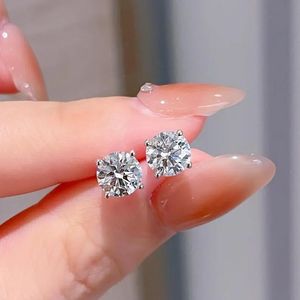 Pendientes de Diamantes Cultivados en Laboratorio de 2 Quilates, Corte Redondo, Esmeralda, Ovalado, Pera y Corazón, Certificados por IGI - Product Image 2