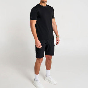 Ensemble t-shirt et short noir pour homme, couleur unie, décontracté, été, tissu tricoté respirant, séchage rapide, ensemble personnalisé pour homme - Product Image 1