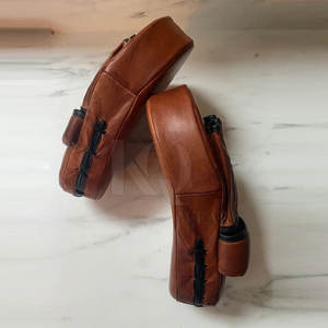 Guantes de Boxeo Profesionales de Cuero de Alta Calidad con Acolchado Extra Grueso y Agarre Seguro para Entrenamiento de Velocidad - Product Image 2