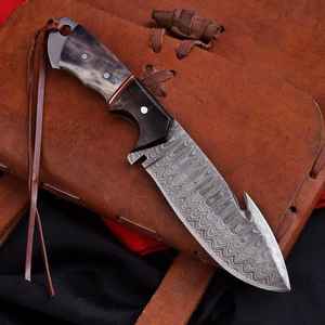 Couteau de chasse haut de gamme en acier Damas, lame fixe, forgé à la main sur mesure, avec crochet de dépecage, support OEM - Product Image 2