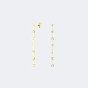 Boucles d'oreilles pendantes longues et linéaires serties de diamants ronds de 0,95 CTW en or massif - Product Image 4