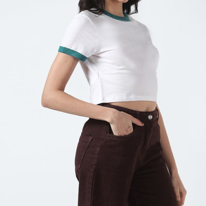 เสื้อครอปท็อปผู้หญิงแบบ OEM ออกแบบโลโก้ได้ตามต้องการ ขายส่งจากโรงงานโดยตรง เสื้อยืดครอปท็อปลำลอง สั่งผลิตขั้นต่ำน้อย - Product Image 4