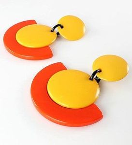 Boucles d'oreilles en résine artisanales pour femmes, bijoux uniques et légers, de haute qualité, tendance, faites à la main. - Product Image 1