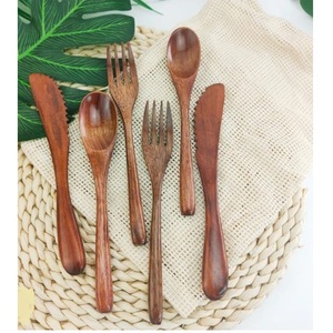 Ensemble de couverts de qualité supérieure avec finition dorée, couteau, cuillère, fourchette et épandeur, pour la cuisine et la restauration, en métal. - Product Image 2