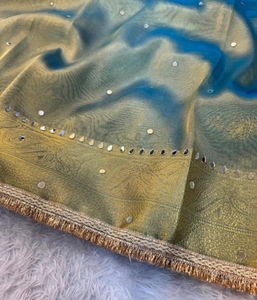 Sari en tissu de soie Banarasi orné de motifs KV (bleu clair) - Vêtement traditionnel pour les fêtes - Product Image 3