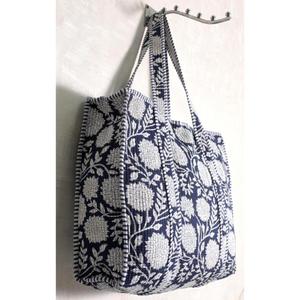 Bolso Tote Acolchado de Algodón con Estampado Floral, Bolso de Hombro Hecho a Mano en India, Bolso de Compras Boho para Mujer - Product Image 2