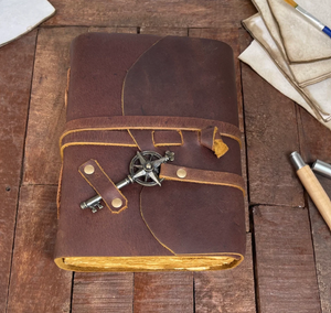 Diario Personalizado - Diario Hecho a Mano con Papel de Borde Rústico y Encuadernación en Cuero - Libro de las Sombras - Cuaderno de Dibujo de Cuero - Diario de Dibujo - Product Image 1