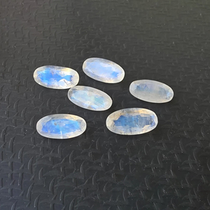 Piedra Lunar Arcoíris Natural, Corte Facetado, Forma Ovalada Grande, Calibrada, Gema Suelta, Disponible en Todos los Tamaños - Product Image 3