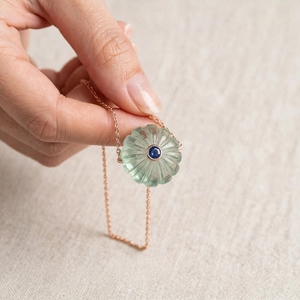 Collier pendentif gravé en forme de melon en labradorite de qualité supérieure, pierre centrale bleue, sertie en clos, plaqué or 18 carats, pour femme, idéal pour les soirées - Product Image 2