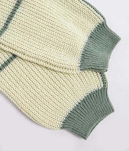 Pull-over élégant pour femme à manches chauve-souris, tricoté ample, chaud pour l'hiver, couleur unie, style minimaliste - Product Image 3
