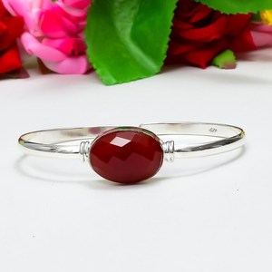 Hermoso Brazalete de Plata de Ley 925 con Gema de Granate, Hecho a Mano, Elegante, Regalo para San Valentín - Product Image 1