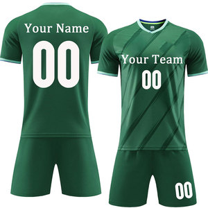 Ensemble de tenue de football pour hommes léger et respirant, maillot et short parfaits pour les entraînements et les matchs, coupe confortable, matière durable - Product Image 1