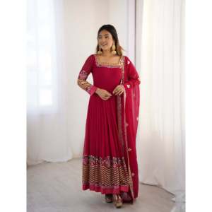 Robe de mariée Designer Zeel Fashion en polyester rose foncé, taille XL, avec broderie multi-fils et travail de sequins. - Product Image 3