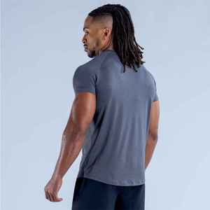 T-shirt sportif pour homme à col rond, manches courtes, couleur unie, séchage rapide, coupe ajustée, tricoté en polyester, gris - Product Image 4