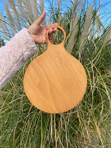 Planche à découper suspendue en bois brun personnalisée pour la cuisine, pour couper les fruits, les légumes, le fromage, le pain - Product Image 2