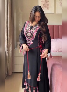 Conjunto de Kurti Tradicional Tejido hasta el Suelo 2026, Manga Larga, Cuello Redondo, Ajuste Holgado, Color Liso, Diseño de Verano, Algodón Puro Suave - Product Image 3