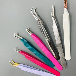Pinces à cils en acier inoxydable de couleur personnalisée RM Industries RMI-EET0028, design cœur, pour extensions de cils, vente en gros - Product Image 4