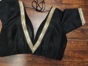 Blusa Corta Elegante Negra con Cuello en V, 100% Poliéster, Mangas Cortas, para Mujer, Primavera/Verano, Otoño/Invierno, Transpirable, para Bodas - Product Image 2