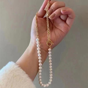 Collar de Perlas de Agua Dulce Naturales de Diseño Versátil Zhuji, Cadena de Clavícula con Cierre OT, Mitad Perla, Mitad Cadena, Paquete Dorado, a la Moda - Product Image 4