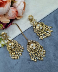 Pendientes y mangtika hechos a mano con diseño de hojas, flecos de perlas y baño de oro para mujer, conjunto combinado de joyería tradicional étnica. - Product Image 3
