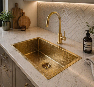 Fregadero de preparación cuadrado de latón hecho a mano, con acabado martillado dorado, para cocina o bar, de un solo tazón, para instalar bajo encimera, con un solo grifo, tipo lavabo utilitario. - Product Image 6