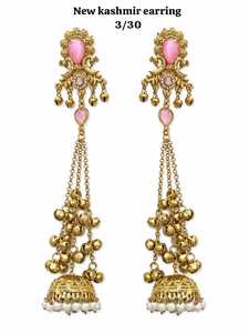 Pendientes Jhumka de Diseño con Piedras Verdes y Rosas, Chapados en Oro, Estilo Kashmiri, con Perlas, para Novias, Bodas y Fiestas - Product Image 3