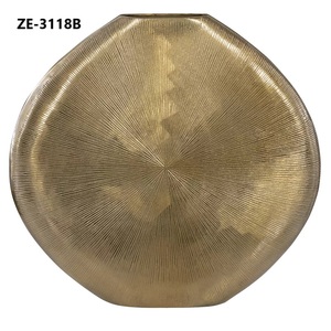 Jarrón de Mesa Moderno de Latón ZE-3118B, Hecho a Mano, Acabado Dorado, Jarrón Decorativo de Metal para Flores, para Diseño de Interiores del Hogar - Product Image 1