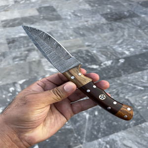 Cuchillo de caza de hoja fija de acero de Damasco hecho a mano Trend Blades con punta de clip, mango de madera y funda de cuero - Tamaños personalizados - Product Image 4