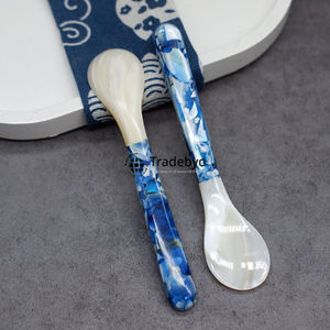 Cuillère élégante incrustée de nacre, accessoire de cuisine de luxe Tradebyd - Product Image 6