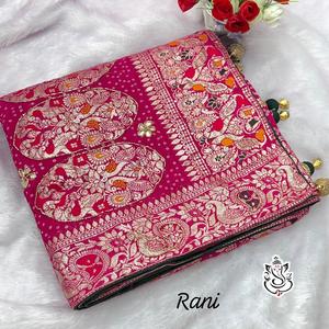 Sari de Seda Dola Suave con Hermoso Trabajo de Zari y Gota, Absorbe la Humedad, Sin Arrugas, para Fiestas Tradicionales, con Borlas Grandes en el Pallu - Product Image 1