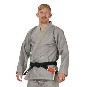 Kimono de Karate Negro Personalizado, Tela Resistente, Duradera, Transpirable y Personalizable - Product Image 2