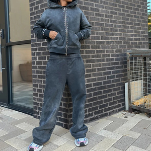 Conjunto Deportivo para Hombre BOBBIN INDUSTRIES, Sudadera con Cierre y Pedrería, Pantalones Deportivos con Corte Acampanado, Lavado Ácido, 2 en 1, Poliéster/Algodón, Última Tendencia - Product Image 5