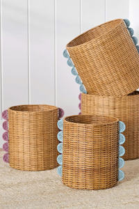 Ensemble de paniers en rotin à bords festonnés colorés, faits à la main, tissés, pour le rangement et la décoration, idéal pour la chambre d'enfant ou la décoration moderne de la maison - Product Image 4