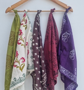 Lot de bandanas 100% coton faits main, foulards imprimés au bloc, bandeaux bohèmes, bandanas indiens à motifs floraux, foulards pour cheveux assortis, cadeau pour femmes - Product Image 6