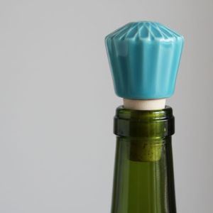 Tapón de Botella de Vino de Cerámica Hecho a Mano, Decorativo y Único, Sellador de Corcho Reutilizable, Accesorio para Botellas para el Hogar, Bar o Restaurante - Product Image 1