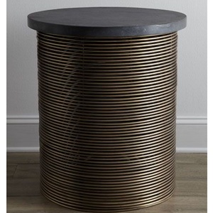 Mesa Auxiliar de Aluminio de Alta Calidad, Muebles de Primera Calidad, Detalles Metálicos, Mesa Otomana para Sala de Estar, Hogar u Hotel, en Latón - Product Image 3