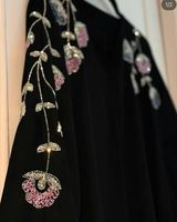 Abaya décontractée élégante brodée à la main avec manches perlées en polyester de qualité supérieure, col montant, longueur au sol, coupe ample pour femme