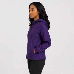 Veste coupe-vent pour femme de haute qualité, offrant un confort respirant, une construction durable et des performances fiables en extérieur - Product Image 2